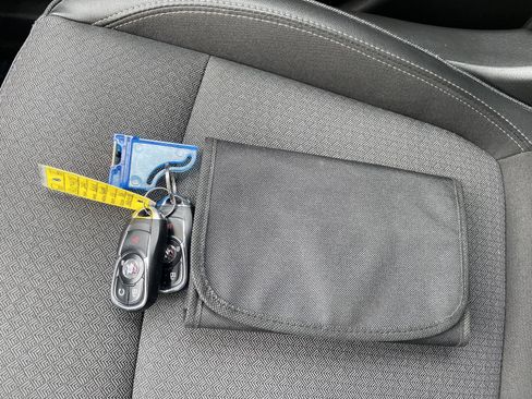 Used 2021 Buick Encore GX Preferred w/ Cold Weather Comfort Package image 26