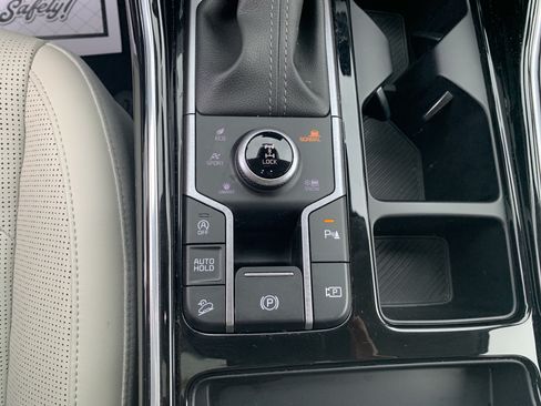 Used 2024 Kia Sorento SX AWD/4WD image 30