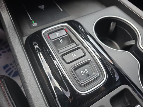 Used 2025 Honda Pilot Black Edition image 29