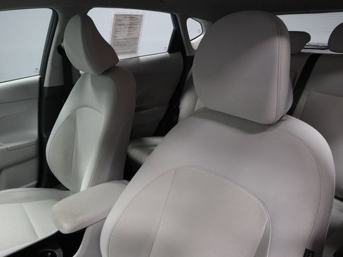 Used 2024 Hyundai Kona SE image 25