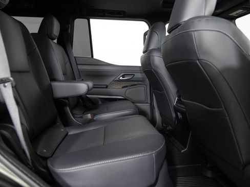 Used 2025 Lexus GX 550 image 23