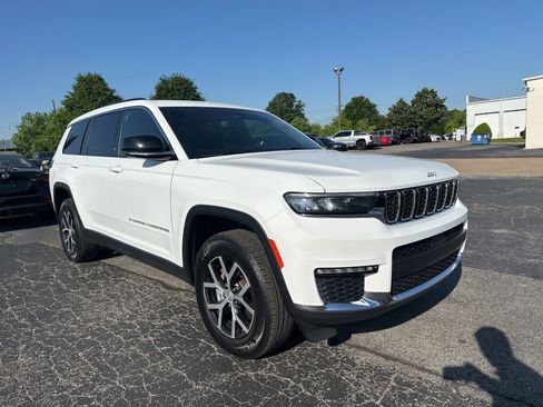 Used 2024 Jeep Grand Cherokee L Limited AWD/4WD image 2