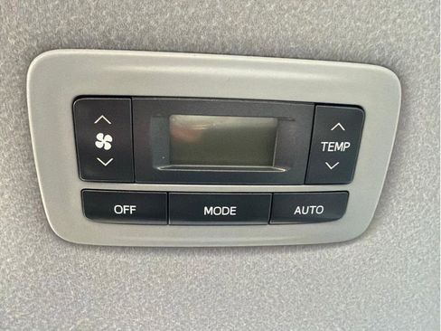 Used 2012 Toyota Sienna XLE w/ Entertainment Pkg image 30