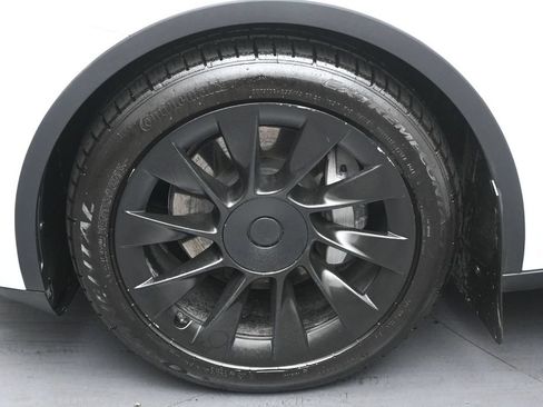 Used 2021 Tesla Model Y Long Range AWD/4WD image 38