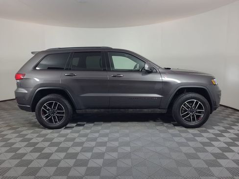 Used 2019 Jeep Grand Cherokee Trailhawk w/ Trailhawk Luxury Group image 2