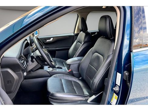 Used 2020 Ford Escape Titanium w/ Titanium Premium Package 2.0 AWD/4WD image 24