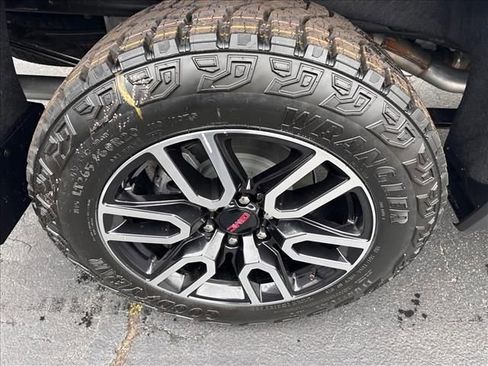 New 2026 GMC Sierra 1500 AT4 w/ AT4 Premium Package AWD/4WD image 12