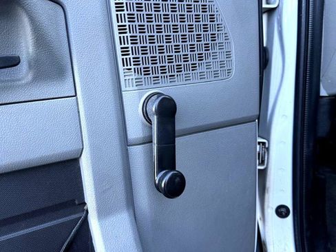 Used 2010 Ford E-350 and Econoline 350 Super Duty image 25