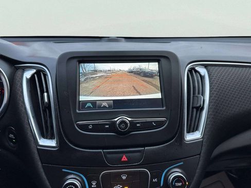 Used 2017 Chevrolet Malibu LT image 20