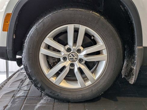 Used 2014 Volkswagen Tiguan S image 13