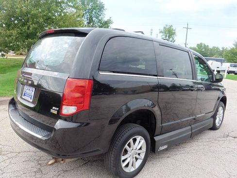 Used 2019 Dodge Grand Caravan SXT FWD image 20