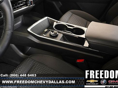 Used 2026 Chevrolet Equinox LT FWD image 29