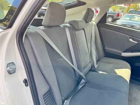 Used 2014 Toyota Prius Four image 38