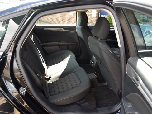Used 2020 Ford Fusion SE AWD/4WD image 33