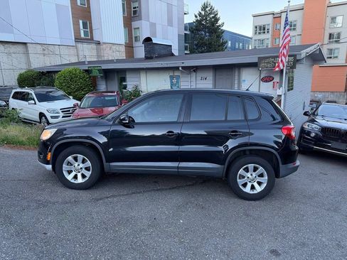 Used 2010 Volkswagen Tiguan S FWD image 7