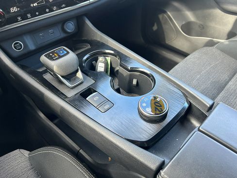 Used 2022 Nissan Rogue SV image 21