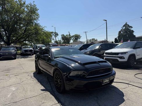 Used 2014 Ford Mustang Premium RWD image 3