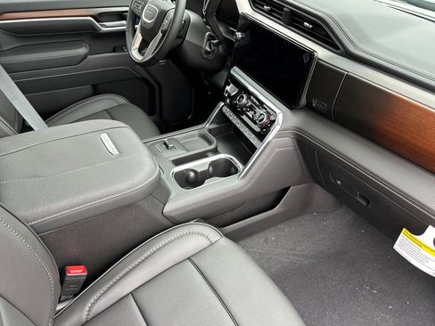 New 2026 GMC Sierra 2500 Denali w/ Denali Reserve Package image 16