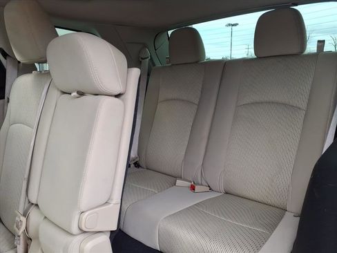 Used 2011 Dodge Journey Mainstreet w/ Popular Equipment Group image 9