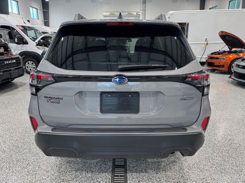 Used 2025 Subaru Forester Premium AWD/4WD image 6