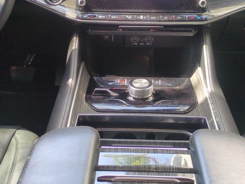 Used 2022 Jeep Wagoneer Series II AWD/4WD image 20
