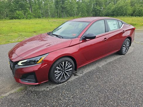New 2026 Nissan Altima 2.5 SV FWD image 1