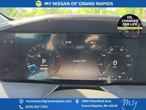 Used 2025 Nissan Murano SV AWD/4WD image 19
