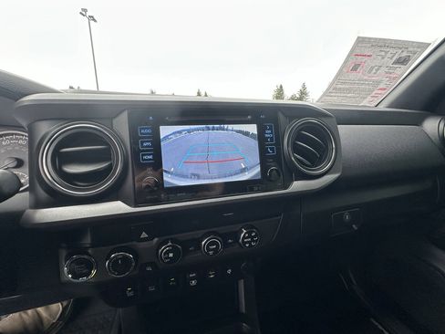 Used 2019 Toyota Tacoma TRD Off-Road image 26