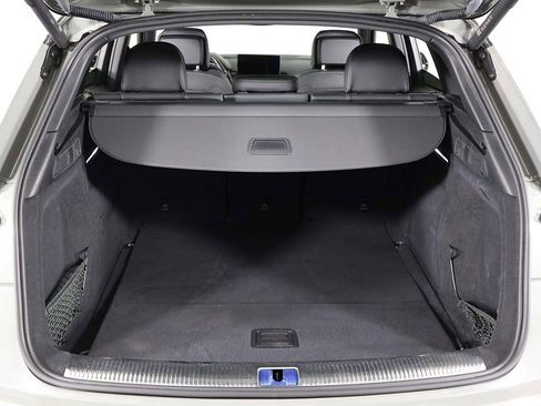 Used 2022 Audi SQ5 Premium Plus w/ Premium Plus Package image 20