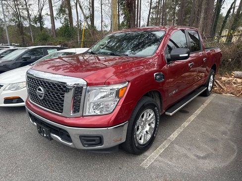 Used 2017 Nissan Titan SV image 1