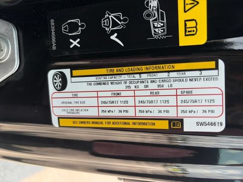 Used 2025 Jeep Wrangler Unlimited Sport AWD/4WD image 28