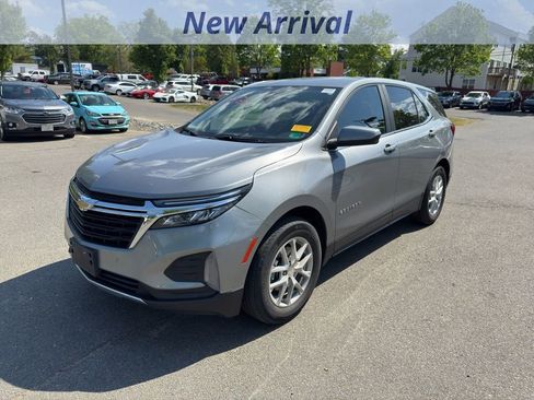 Used 2023 Chevrolet Equinox LT FWD image 1