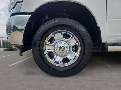 Used 2024 RAM 2500 Tradesman w/ Chrome Appearance Group image 10