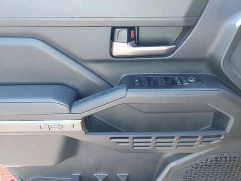 Used 2025 Toyota Tacoma TRD Off-Road AWD/4WD image 30