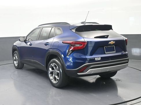 Used 2024 Chevrolet Trax LT FWD image 4