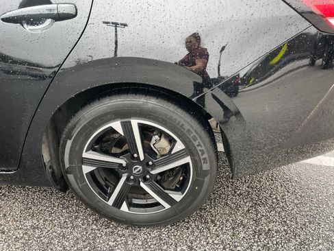 Used 2024 Nissan Sentra SV image 9