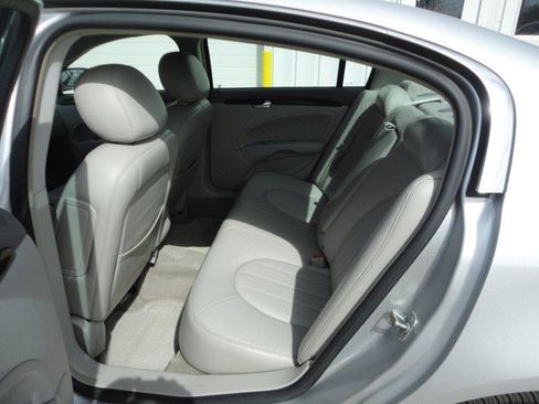 Used 2011 Buick Lucerne CXL image 9