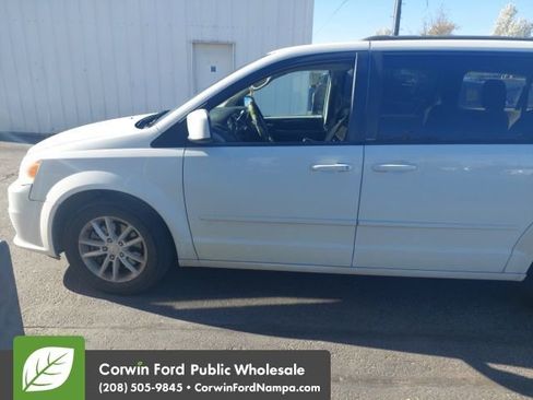 Used 2014 Dodge Grand Caravan SXT image 1
