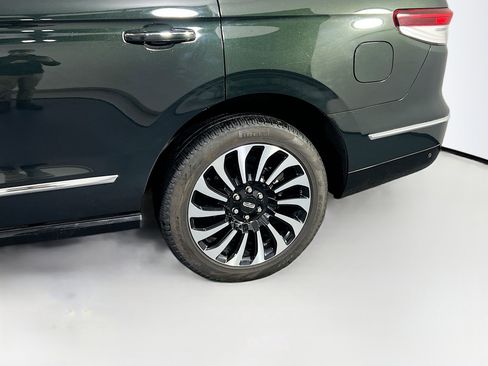 Used 2023 Lincoln Navigator Black Label image 32