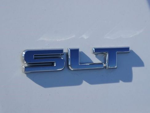 Used 2019 GMC Acadia SLT w/ Black Edition image 17