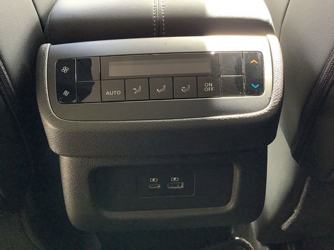 New 2025 Nissan Pathfinder SL w/ Black Appearance Package image 31