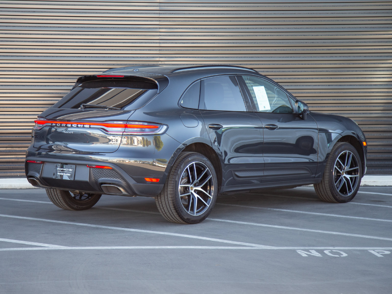 Certified 2026 Porsche Macan AWD/4WD image 7