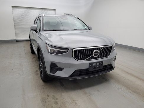 Used 2024 Volvo XC40 B5 Core image 14
