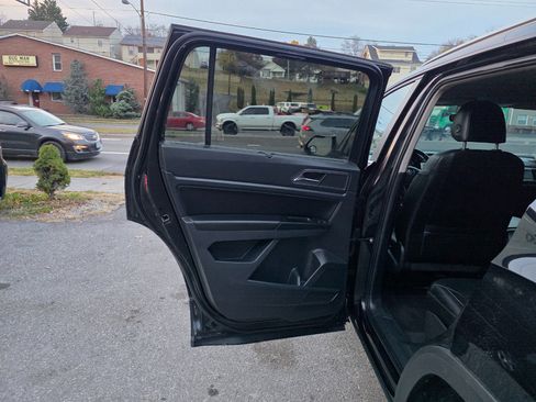 Used 2019 Volkswagen Atlas SE image 12