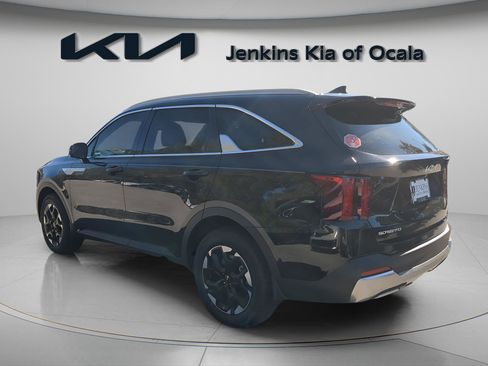 New 2026 Kia Sorento S w/ S Panoramic Sunroof Package image 5