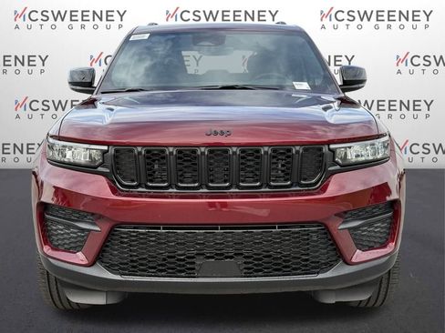 New 2025 Jeep Grand Cherokee Laredo image 8