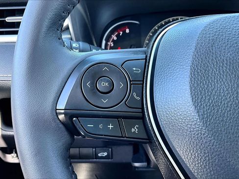 Used 2025 Toyota RAV4 XLE Premium image 24