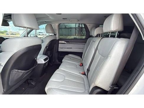 Used 2022 Hyundai Palisade SEL w/ 8P Bench Seat Package FWD image 17