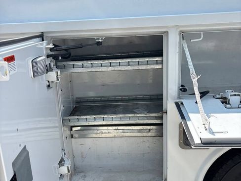 Used 2019 GMC Savana 3500 w/ Power Convenience Package RWD image 8