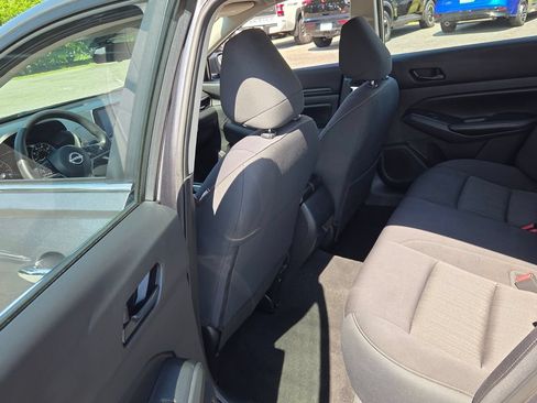 Used 2024 Nissan Altima 2.5 SV FWD image 5